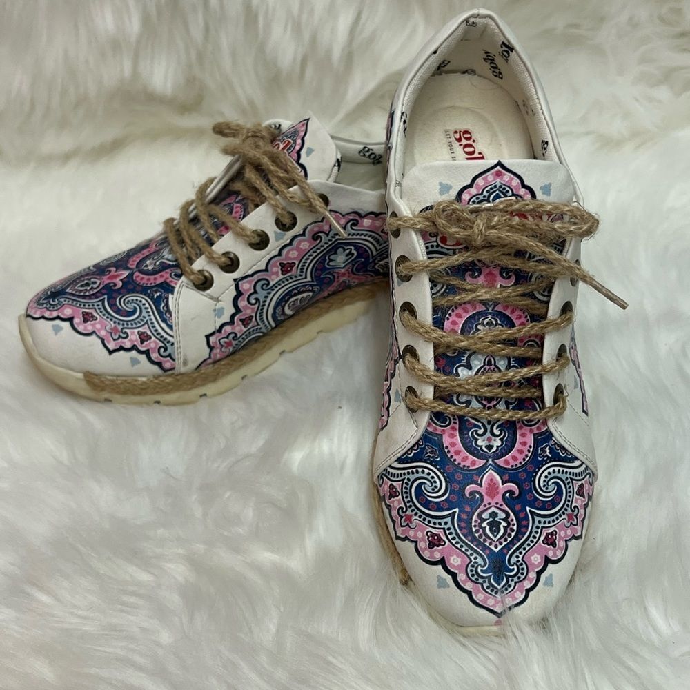 Goby Shoes - Boho Sneakers Size 39‎ fit like a 7 1/2 B19B